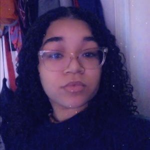 Meet your Posher, Leea